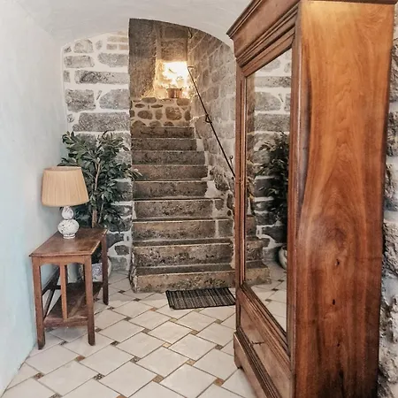 Дом отдыха La Gleyzette - Maison En Pierre - Proche Chateau